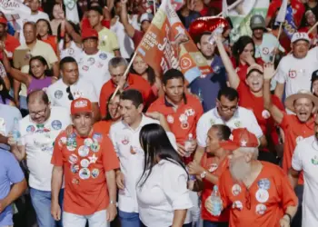 José Salomão promove caminhada e defende continuidade da gestão em Dianópolis: “A transformação não vai parar”