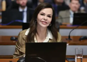 Projeto da Professora Dorinha que leva transporte e alimentação para institutos federais é aprovado na CAE