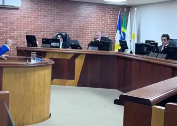Recurso da Ajusp que cobra aplicação do reajuste de 25% tem voto contrário e pedido de vista na 1ª Câmara do TJTO