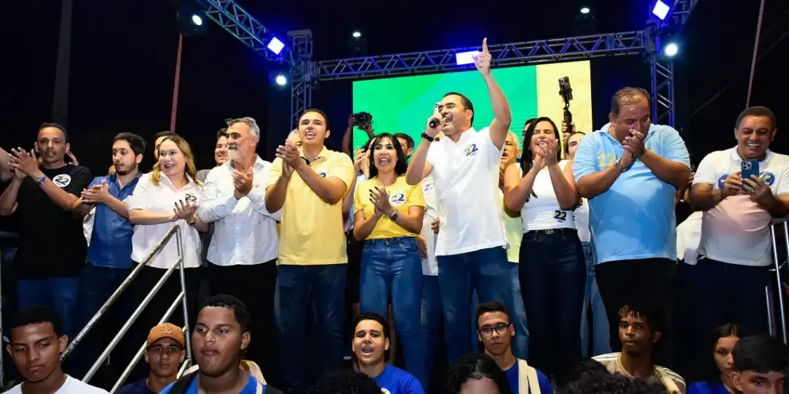 Janad Valcari se coloca como “filha da cidade” em contraponto a Eduardo Siqueira, que afirma ter feito trajetória política “na garupa do pai”