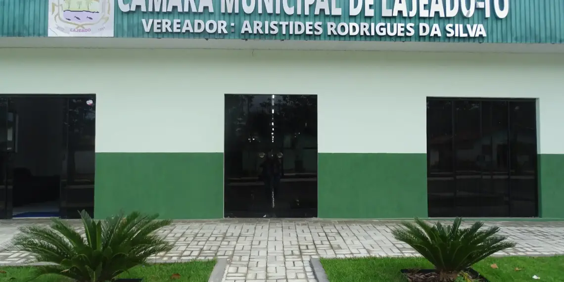 EM OFF | Folha de S.Paulo coloca Aleto entre os 11 Parlamentos com eleição de mesa contestada; Amastha diz que aceita convite de Eduardo, mas quer antes “resgatar imagem da Câmara”