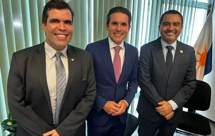 Com articulação de Ayres e Wanderlei, Hugo Motta ouve demandas da bancada tocantinense para a presidência da Câmara