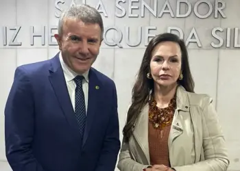 Governador Wanderlei, prefeito eleito Eduardo Siqueira e deputados lamentam atentado na Praça dos Três Poderes