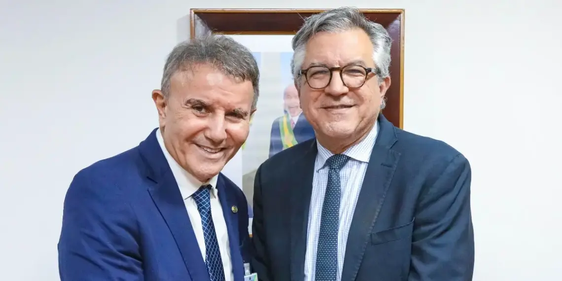 Eduardo Siqueira leva pauta do hospital de urgência e emergência de Palmas ao ministro Alexandre Padilha e agenda com Lula é estudada