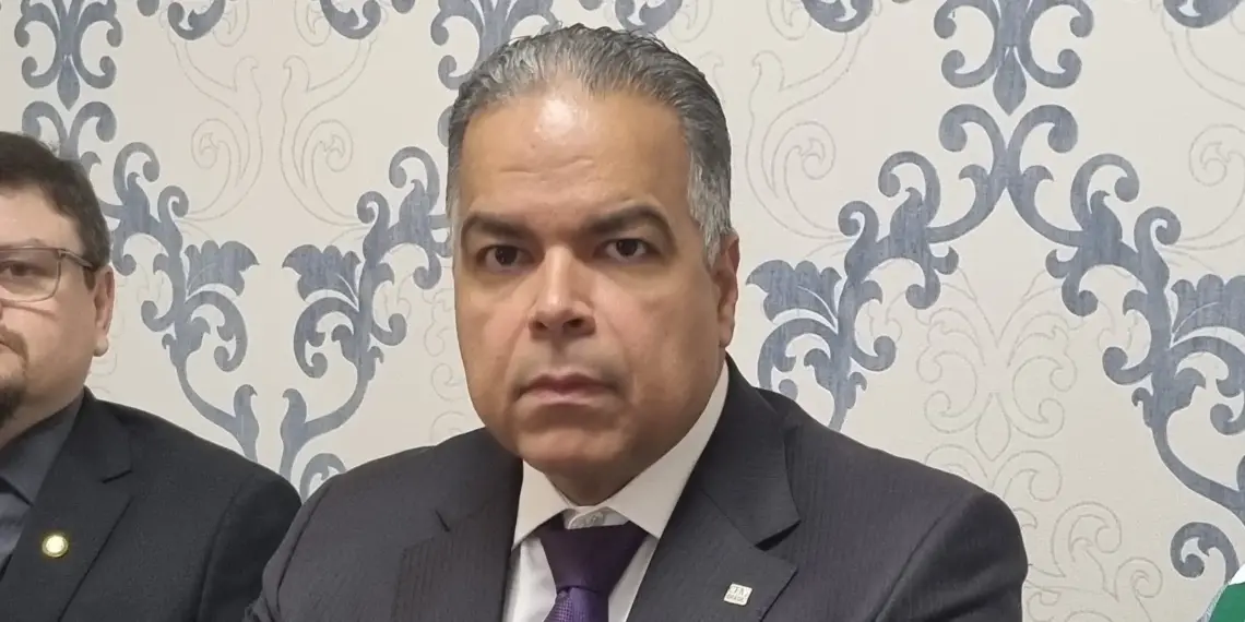 CRM abre sindicância sobre morte de mãe e filho no Dona Regina e presidente vê fim da restrição para contratar especialistas como “correção de um erro”