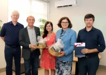 Fecomércio-TO recebe vice-cônsul dos Estados Unidos, Nancy Buckheit, para celebrar relações diplomáticas entre Brasil e Estados Unidos