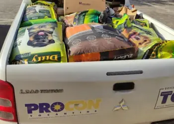 Procon apreende mais de 4,6 mil produtos fora do prazo de validade em lojas agropecuárias e pet shops de 14 cidades