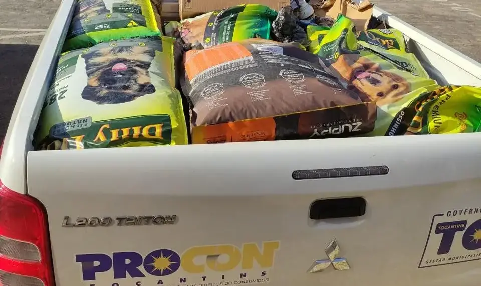 Procon apreende mais de 4,6 mil produtos fora do prazo de validade em lojas agropecuárias e pet shops de 14 cidades