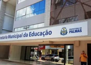 EM OFF |  Diretores de escolas municipais de Palmas dizem que foram comunicados que não haverá mais repasses para despesas este ano; Vicentinho Alves e Soró: 2 novos secretários de Eduardo Siqueira
