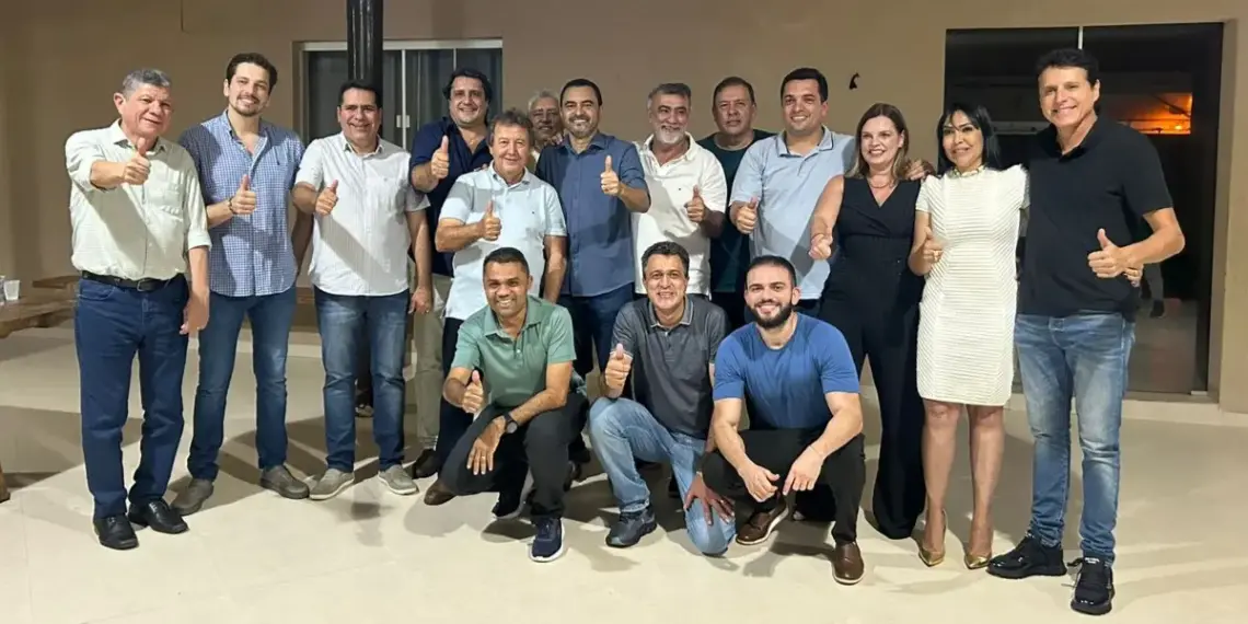 Na véspera da eleição da Mesa, Amélio reúne 14 deputados e governador Wanderlei e joga água na candidatura de Dertins