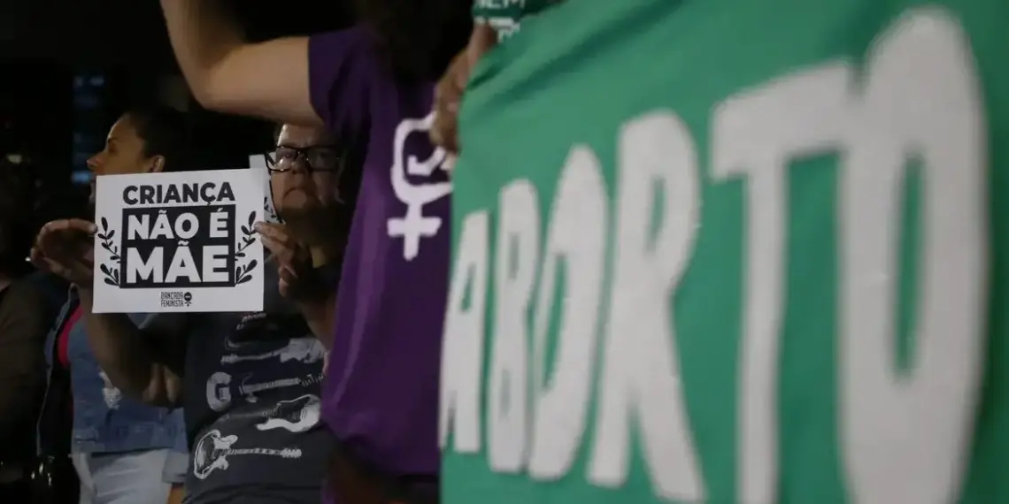 Entidades pedem que Wanderlei barre campanha de conscientização contra o aborto proposto por Gipão e torne extinta lei do deputado com teor semelhante