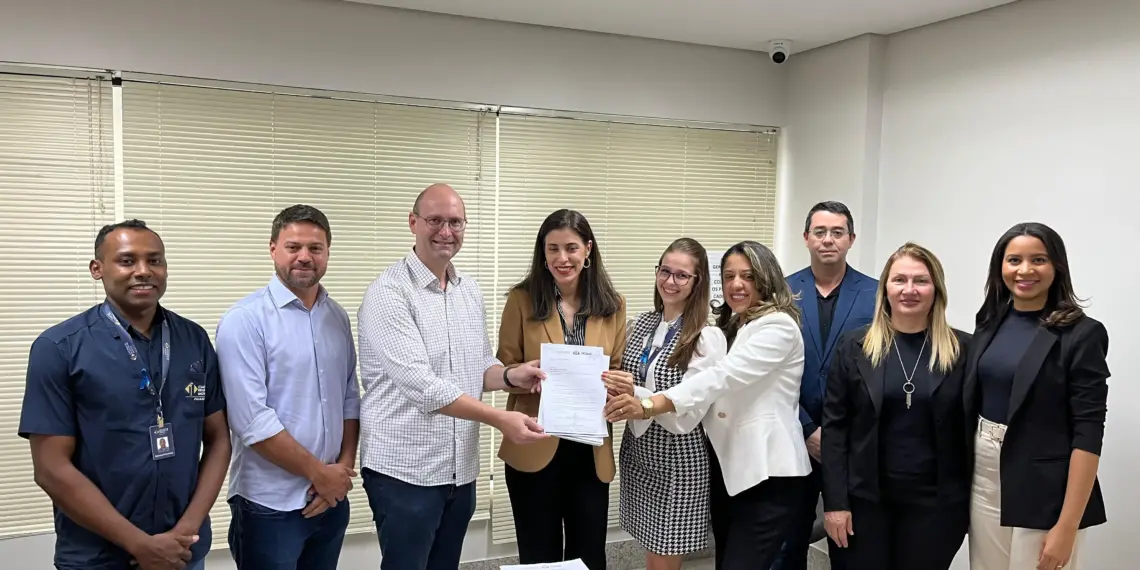 Prefeitura de Palmas apresenta documentação para regularização de 540 imóveis nos setores Vista Alegre e Belo Horizonte