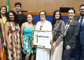 Um mês após a morte, Luciano Coelho recebe Título de Cidadão Tocantinense e outras 16 personalidades são agraciadas; Aleto homenageia João Ribeiro
