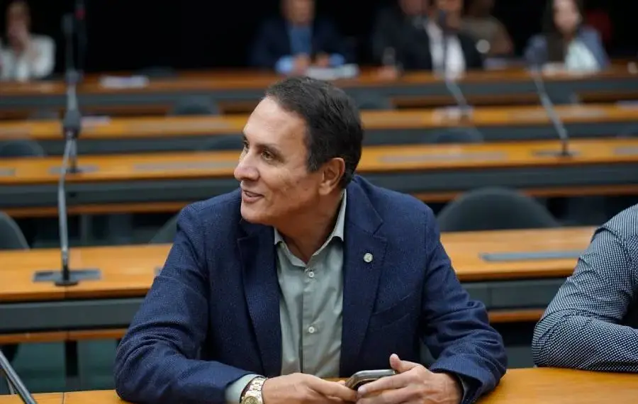 Projeto de Lei do Deputado Carlos Gaguim impulsiona inovação e desenvolvimento da Inteligência Artificial no Brasil