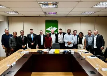 Deputados e prefeitura buscam no Incra solução pacífica para a Ilha de São Vicente