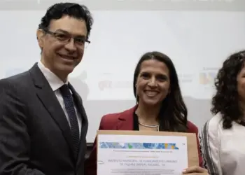 Impup recebe certificado de reconhecimento durante 9º Encontro Nacional dos Institutos de Planejamento