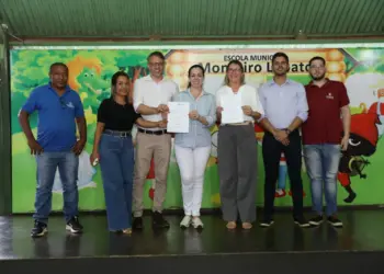 Prefeita Cinthia assina ordens de serviços de R$ 3,4 milhões para ampliações de escolas e diz que educação foi prioridade em sua gestão