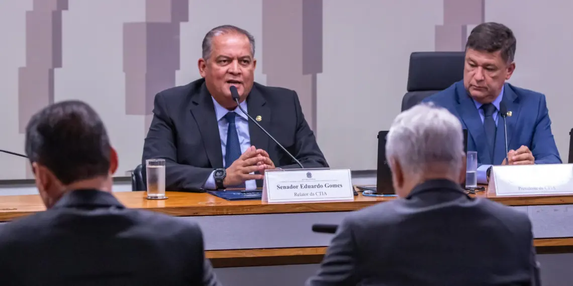 Senado aprova regras para uso da inteligência artificial; compromisso com a modernização responsável do país, diz Gomes, o relator