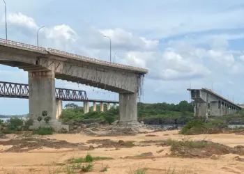 Ponte que liga Aguiarnópolis e Estreito desaba, mata pelo menos 2 pessoas e deixa 10 desaparecidas