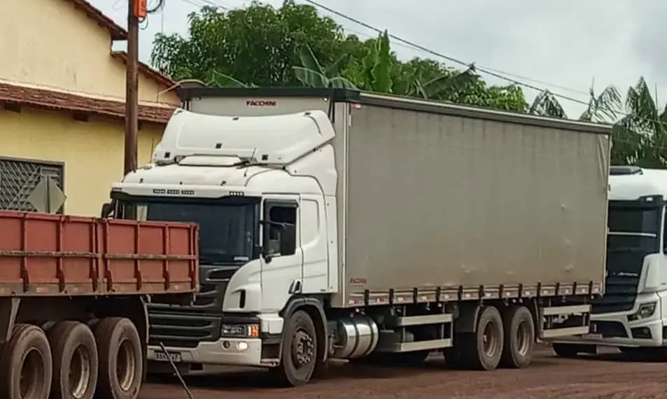 Axixá quer que governo do TO e Dnit organizem tráfego de caminhões que agora passam pela cidade por conta da queda da Ponte JK e deem apoio financeiro e logístico para recuperação de áreas já danificadas