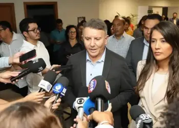 Eduardo Siqueira irá nomear 533 aprovados no concurso da Educação e contratar outros 1,2 mil candidatos com classificação questionada