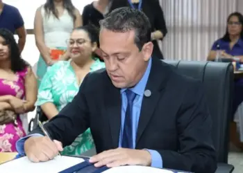 Novato, Danilo Alencar toma posse como deputado estadual na vaga deixada por Fabion Gomes, prefeito de Tocantinópolis