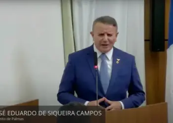 Empossado na Câmara, Eduardo manda recado: “Derrotar este prefeito doravante será derrotar o anseio do povo de Palmas”