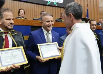 Governador Wanderlei, prefeito Eduardo Siqueira Campos, Deocleciano, Dorinha e outras personalidades recebem título de Doutor Honoris Causa da PMTO