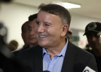 Eduardo Siqueira irá nomear 533 aprovados no concurso da Educação e contratar outros 1,2 mil candidatos com classificação questionada