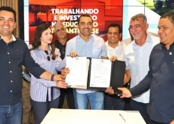 Estado entrega reforma do Ginásio de Cariri e anuncia construção da primeira ETI de Lagoa da Confusão