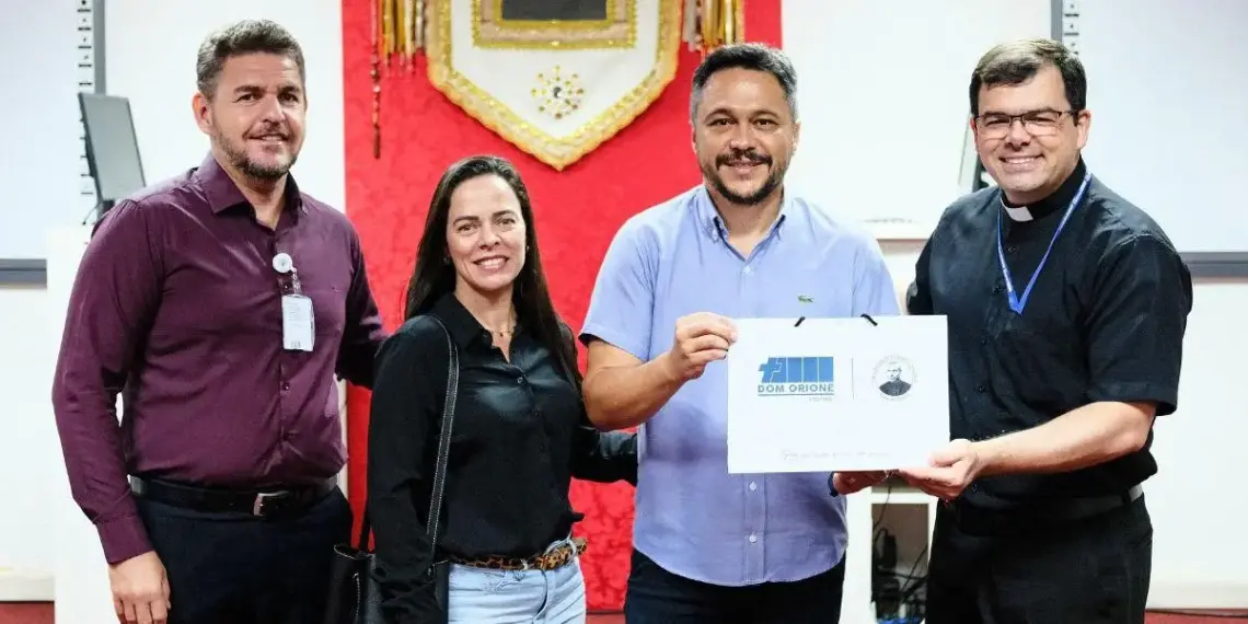 Presidente Max Fleury visita Hospital Dom Orione e coloca Câmara de Araguaína à disposição para parcerias