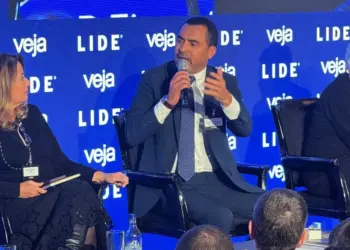 Na Suíça, Wanderlei diz que vai criar empresa de restauração florestal; 1º investimento seria de R$ 120 milhões