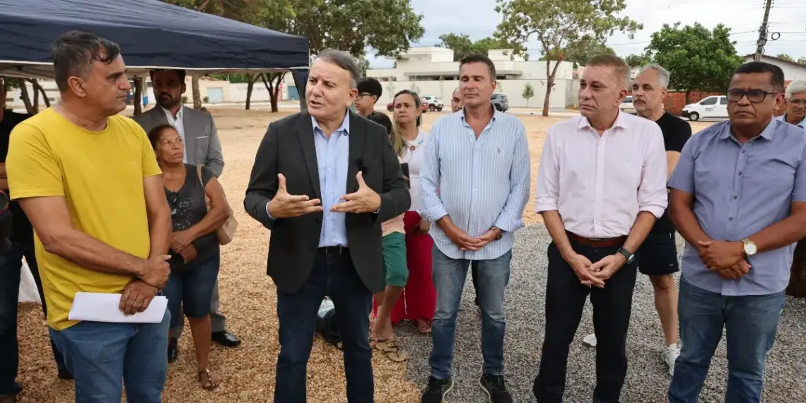 Na entrega da revitalização geral da Arne 54 em menos de 15 dias, prefeito Eduardo Siqueira promete frentes de trabalho “na cidade inteira”