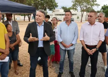 Na entrega da revitalização geral da Arne 54 em menos de 15 dias, prefeito Eduardo Siqueira promete frentes de trabalho “na cidade inteira”