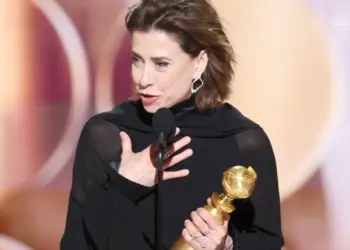 Fernanda Torres leva Globo de Ouro por atuação em “Ainda Estou Aqui”; prêmio é um dos mais importantes do cinema mundial