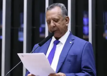 Da Tribuna da Câmara, Antônio Andrade defende que investimentos para conclusão da Fiol sejam priorizados pelo governo federal e Congresso