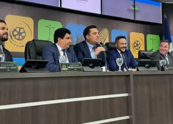 Vereadores de Araguaína pedem ao secretário estadual de Esportes reforma do Estádio Mirandão
