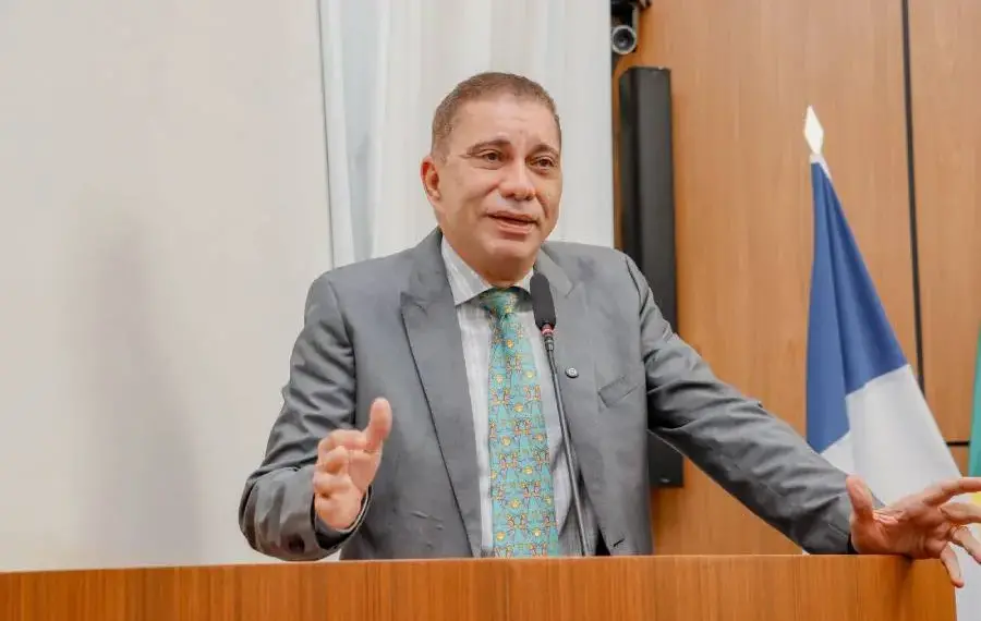 Justa homenagem Amastha apresenta PL para que área na Capital receba o nome de Dona Aureny