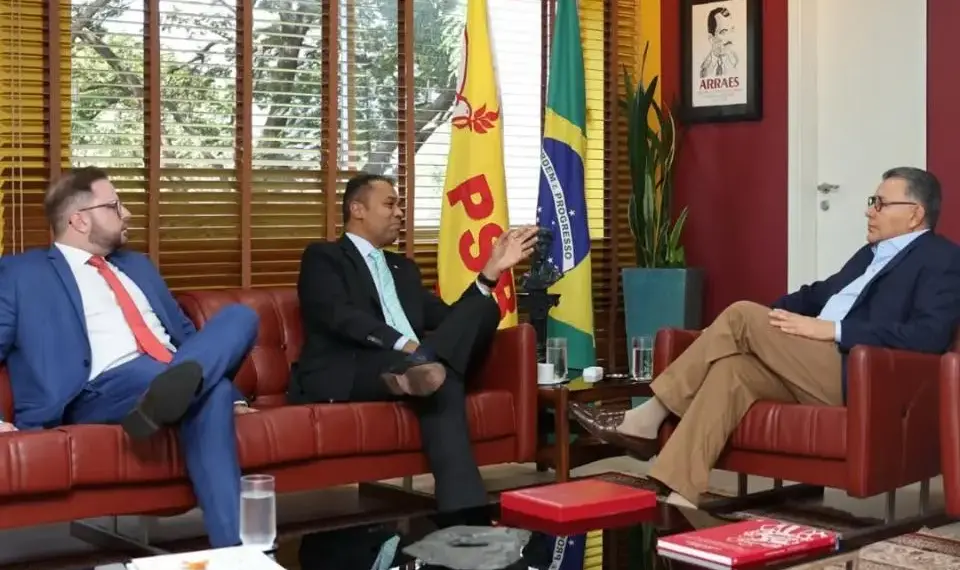 Presidente do PSB, Carlos Siqueira diz a Moisemar que vai “manter diálogo” sobre cobrança judicial; Amastha se dispõe a receber os R$ 123 mil em 4 parcelas