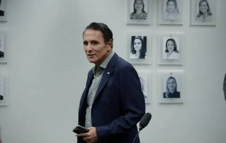 Projeto de Lei do Deputado Carlos Gaguim impulsiona inovação e desenvolvimento da Inteligência Artificial no Brasil