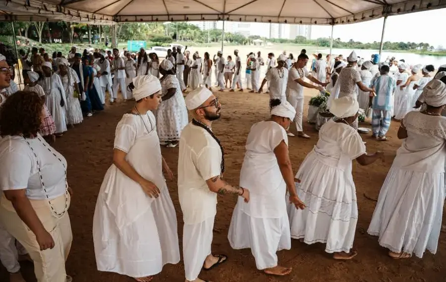 Com participação da Defensoria Pública, celebração na Praia da Graciosa homenageia Iemanjá