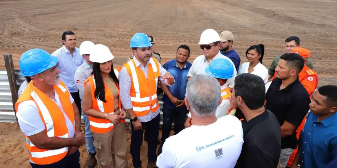 Wanderlei vistoria pavimentação de trecho da TO-030 e aeródromo de São Félix, no Jalapão; investimento do Estado foi de R$ 70 milhões