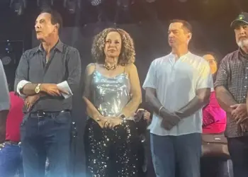 Palco da festa dos 34 anos de Cariri tem clima tenso entre deputados Gaguim e Alexandre Guimarães