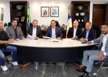 À imprensa, Palácio tenta ignorar piora das contas públicas e fala em “equilíbrio”, apesar de já ter estourado limite de alerta e encostado no limite prudencial