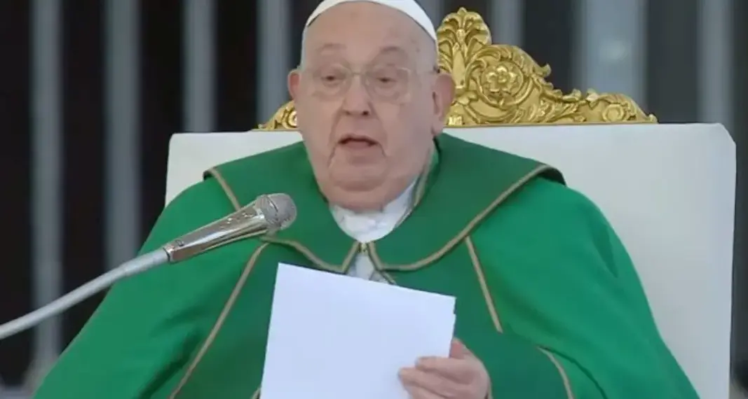 Papa Francisco tem ‘leve insuficiência renal’ e segue em estado crítico