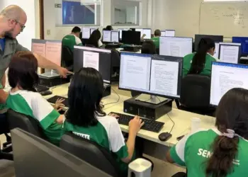 Senai afirma que mais de 70% dos ex-alunos de qualificação profissional estão empregados