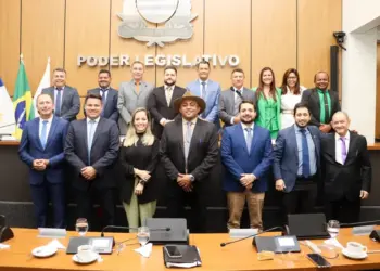 Para vereadores, formação de comissões foi contaminada pela insatisfação da base de Eduardo e marcou 1ª derrota de Amastha como líder do bloco; ele nega