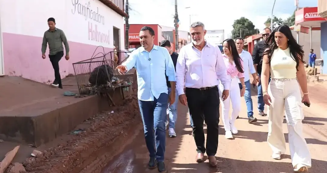 Governador Wanderlei vai com Amélio a Axixá vistoriar estragos feitos por caminhões e prefeito Auri sequer é avisado