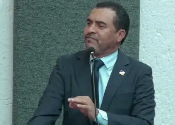 Em sessão solene da Aleto, Wanderlei defende viagem à Suíça e união de forças com prefeito Eduardo Siqueira