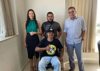 Amastha parabeniza voluntários que desenvolvem projeto social no Morro Água Fria2